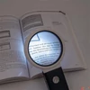 Kép 5/5 - Nagyító 90mm kihajtható állvánnya LED fénnye WEDO fekete/fehér