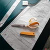 Kép 4/5 - Olló általános 23cm FISKARS RazorEdge Softgrip narancssárga-fehér