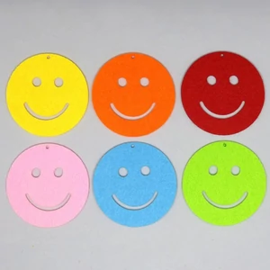 Filcfigura smiley közepes filcfigura