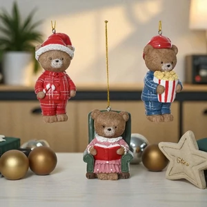 Karácsonyfa dísz maci 3 féle 4x4,5x10cm  SDKAE25 kézzel festett 1db/ár
