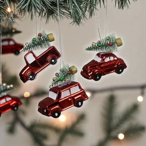 Karácsonyfa dísz autó fenyővel piros autó fenyőfával 3féle SDKAE25 1db/ár műanyag