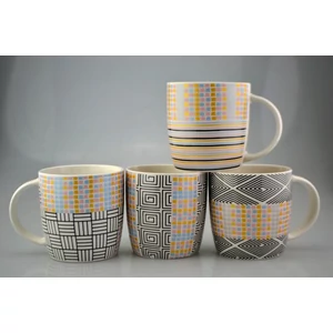 Bögre kerámai 350ml 4féle, csempe mintás, 8,6x8,9cm