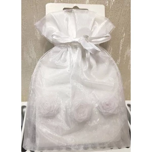 Organza szütyő fehér rózsákkal
