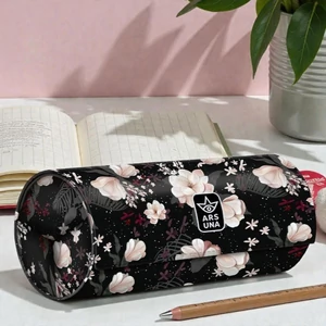 Tolltartó Ars Una feltekerhető Flowery black (5374) 24 55063746 3cipzáras rekesszel és órarend