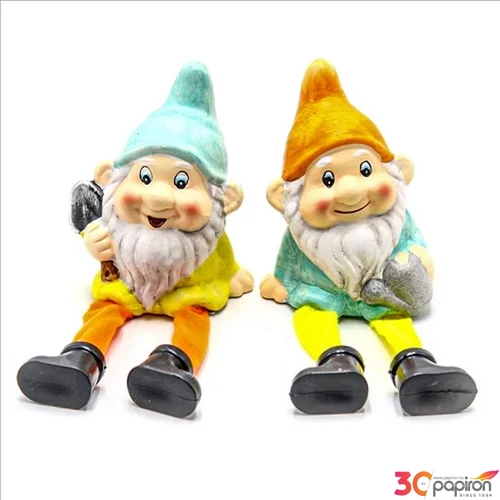 Dekor törpe lógólábú 7,7x5,5x11,3cm 2 féle 1db/ár