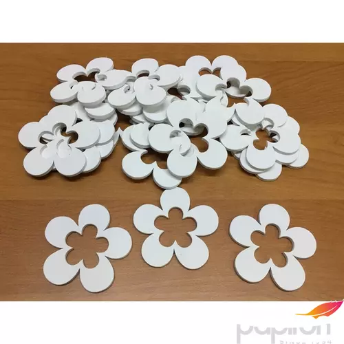 Fa figura virágok fehér lyukkal 5cmx3mm 20db/cs