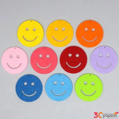 Filcfigura smiley kicsi
