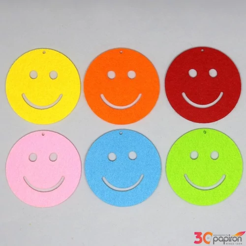 Filcfigura smiley közepes filcfigura 