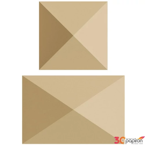 Hőre lágyuló fa piramis 8 x 8 cm RZ 0780