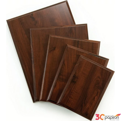 Fa plakett FA01B 25x20cm-es egyedi tervezés