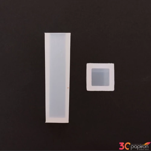 Öntőforma szilikon átlátszó négyzet alapú függő 1,5 x 1,5 x 4,9 cm 5 db/csom