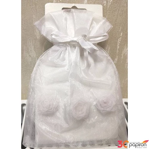 Organza szütyő fehér rózsákkal 