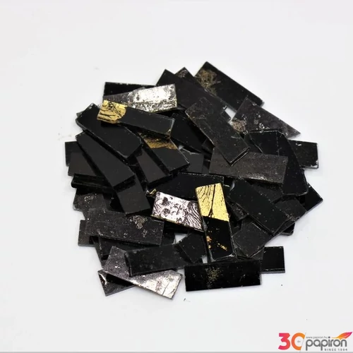 Üvegmozaik 0,5 x 2 cm arany-fekete téglalap 